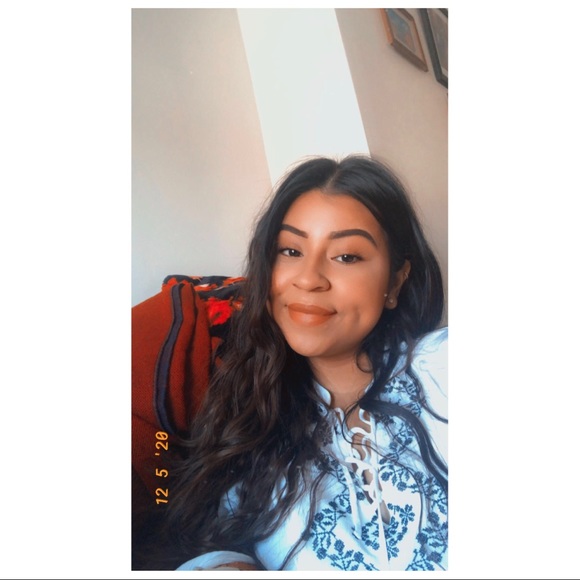 Meet your Posher, Karen - Picture 2 of 5